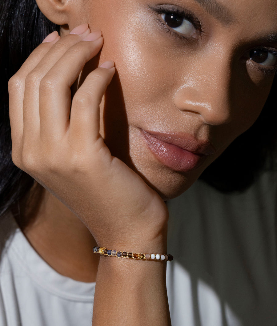 Moving On  Bracelet | Gold